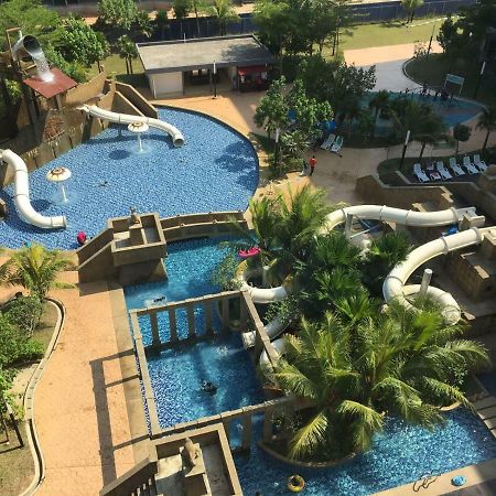Cozy Swiss Garden Beach Resort Residence Kampung Sungai Karang Extérieur photo