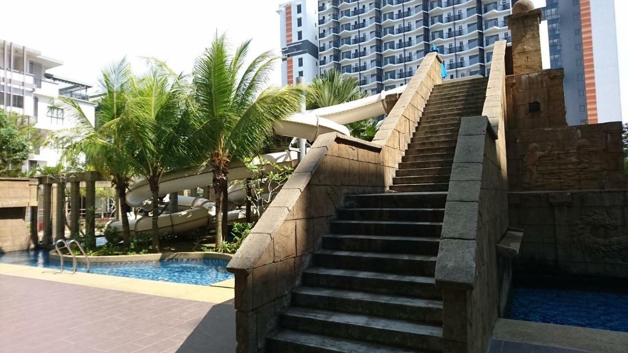 Cozy Swiss Garden Beach Resort Residence Kampung Sungai Karang Extérieur photo