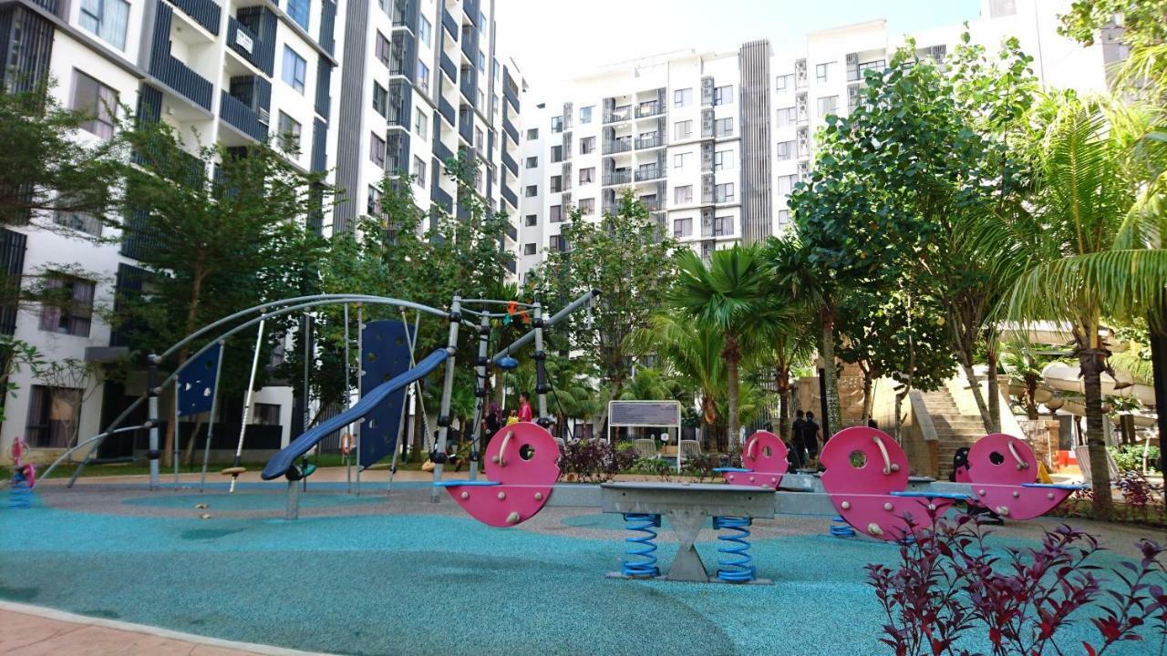 Cozy Swiss Garden Beach Resort Residence Kampung Sungai Karang Extérieur photo