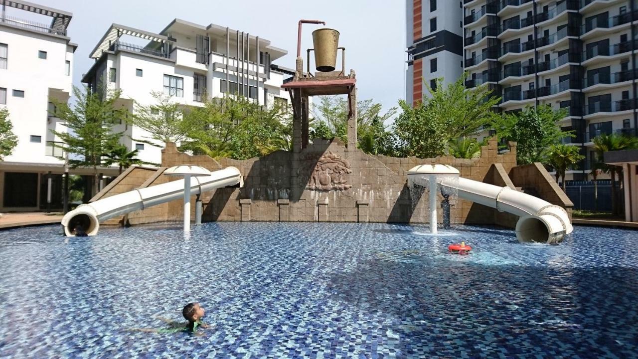 Cozy Swiss Garden Beach Resort Residence Kampung Sungai Karang Extérieur photo