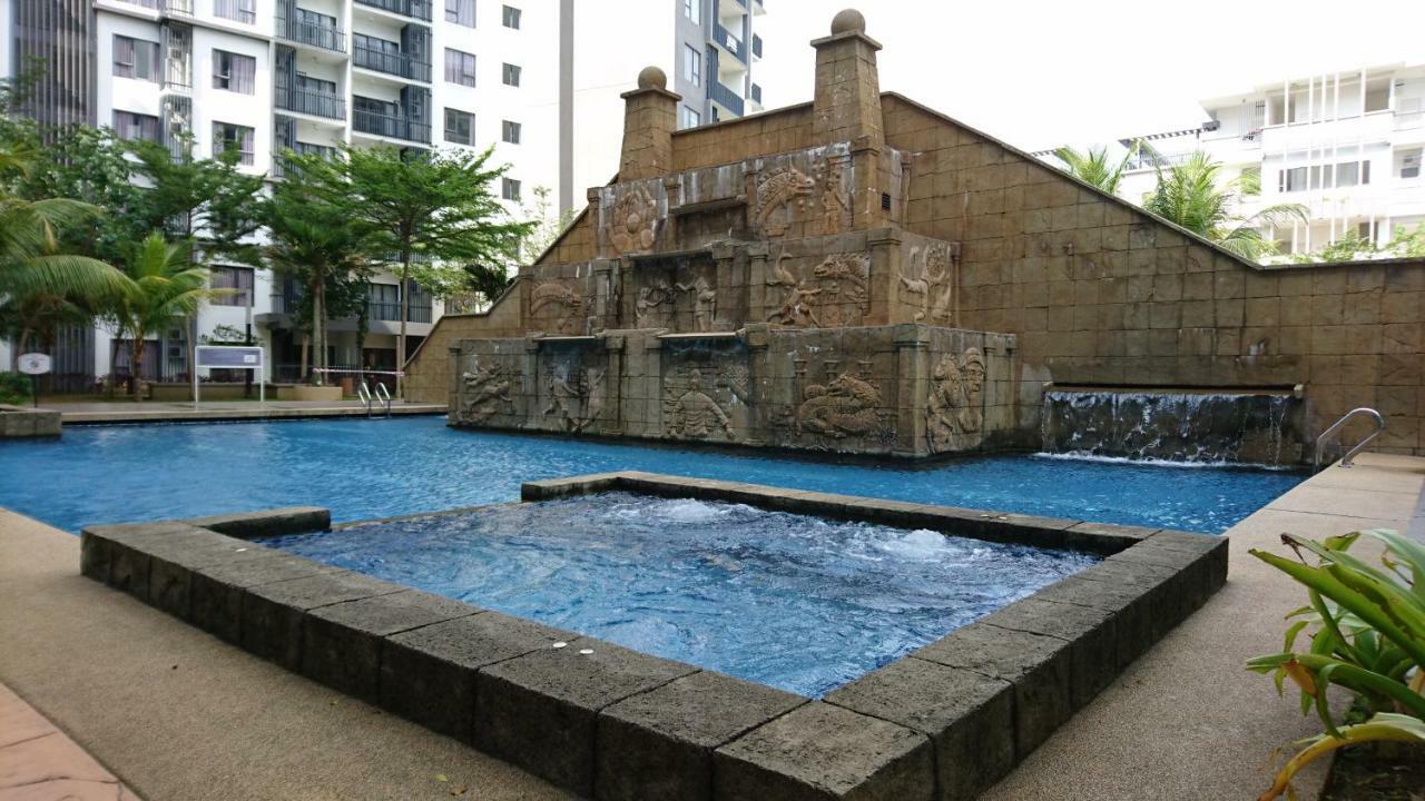 Cozy Swiss Garden Beach Resort Residence Kampung Sungai Karang Extérieur photo