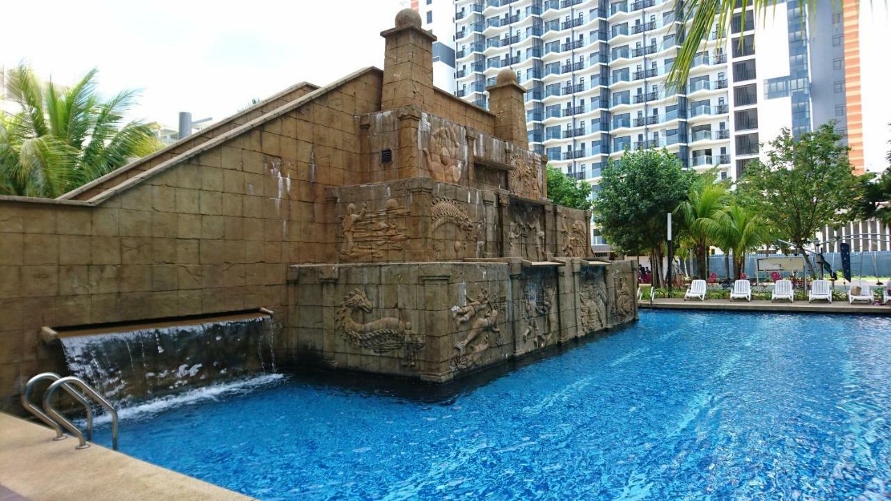 Cozy Swiss Garden Beach Resort Residence Kampung Sungai Karang Extérieur photo