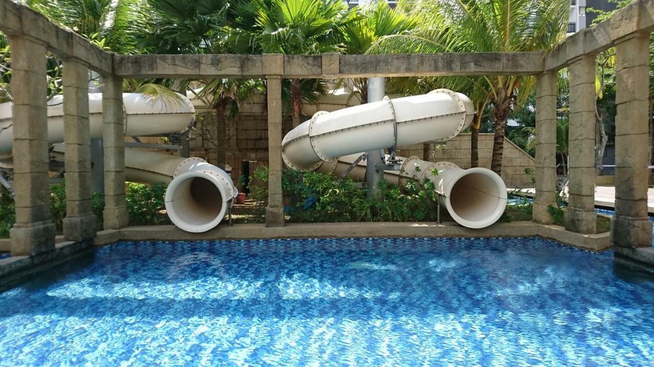 Cozy Swiss Garden Beach Resort Residence Kampung Sungai Karang Extérieur photo
