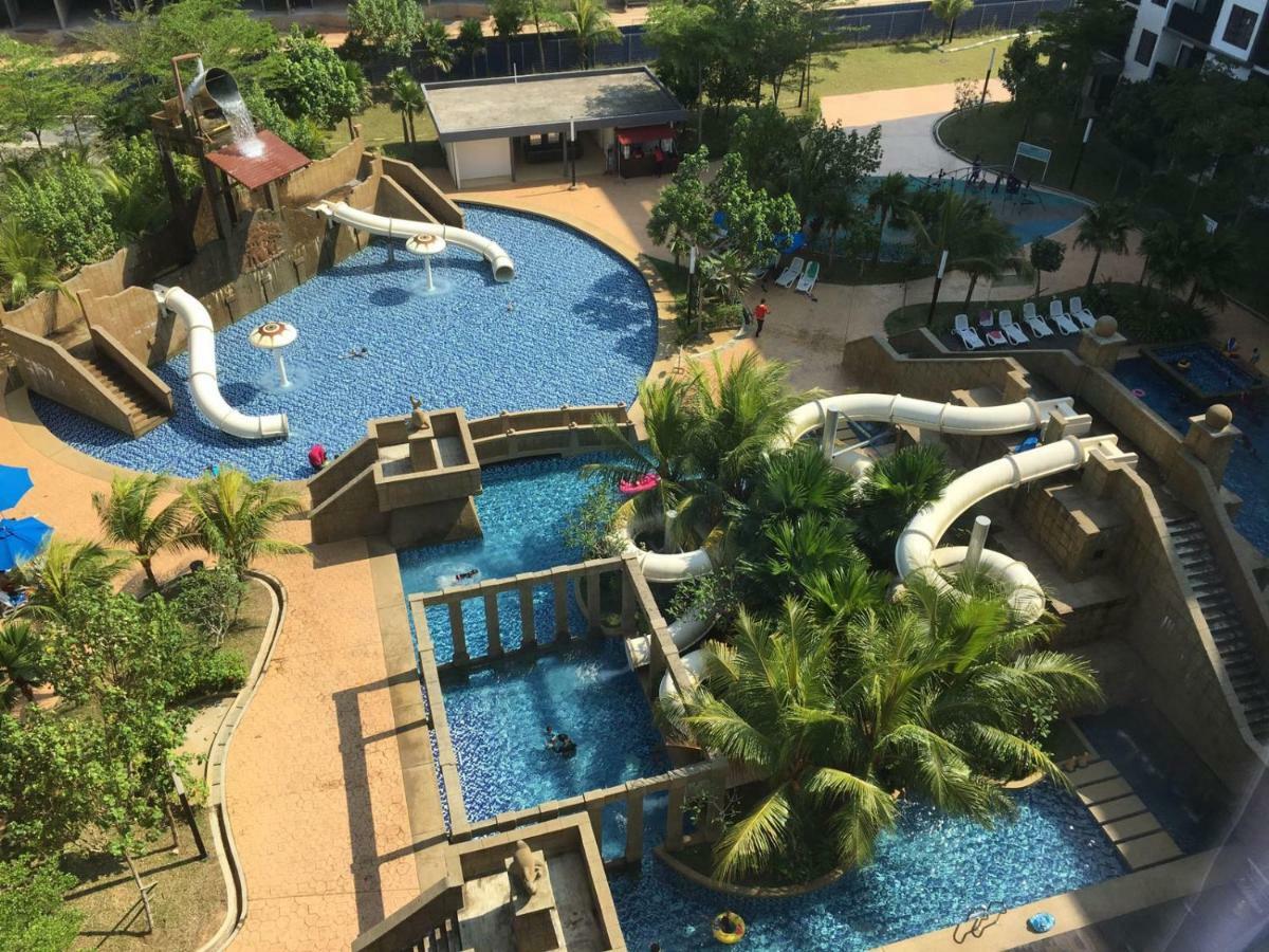 Cozy Swiss Garden Beach Resort Residence Kampung Sungai Karang Extérieur photo