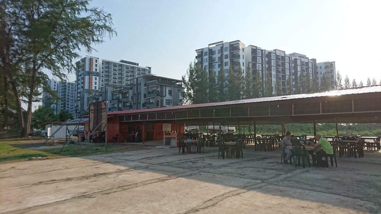Cozy Swiss Garden Beach Resort Residence Kampung Sungai Karang Extérieur photo